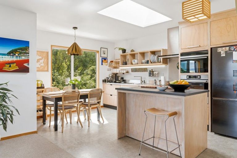 Photo of property in 69 Greenacres Street, Macandrew Bay, Dunedin, 9014