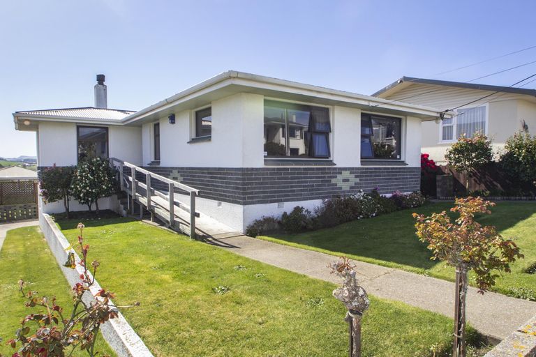 Photo of property in 18 Arrow Crescent, Holmes Hill, Oamaru, 9401
