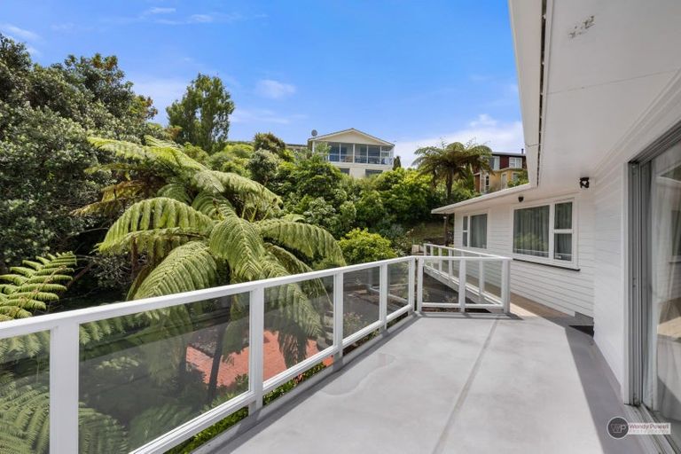 Photo of property in 18 Magnolia Grove, Maungaraki, Lower Hutt, 5010