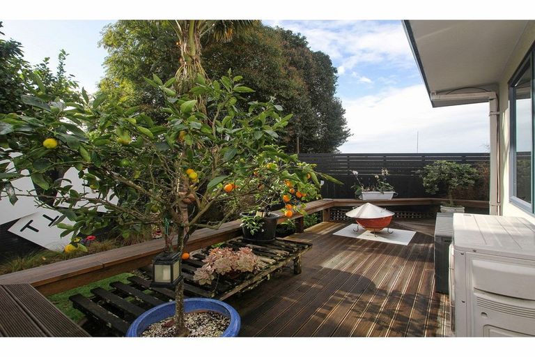 Photo of property in 23a Kervil Avenue, Te Atatu Peninsula, Auckland, 0610