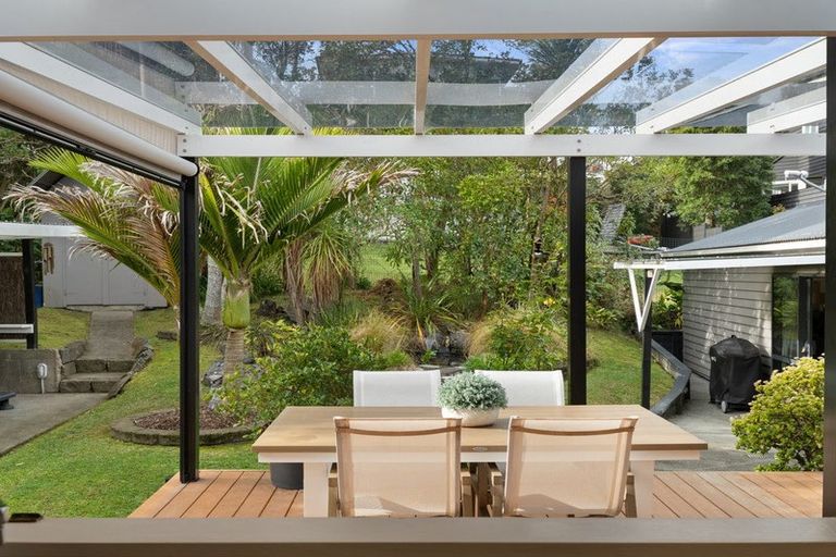 Photo of property in 2/531 Beach Road, Murrays Bay, Auckland, 0630