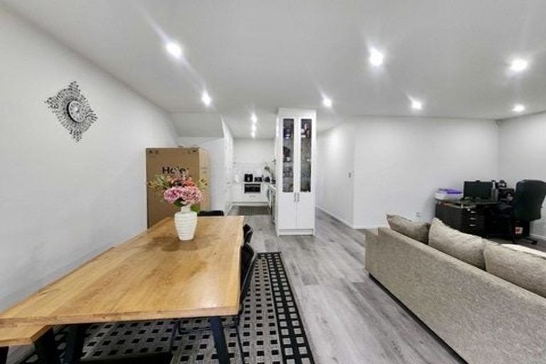 Photo of property in 8b Carlos Drive, Flat Bush, Auckland, 2016
