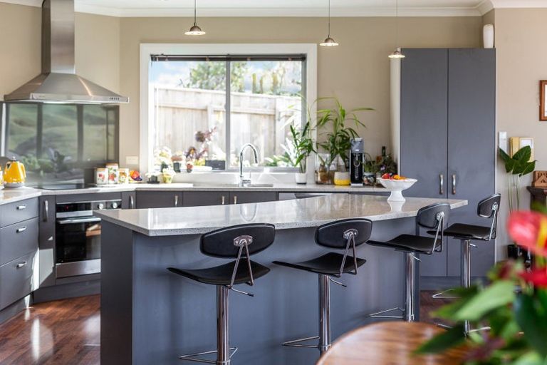 Photo of property in 3 Pendennis Point, Camborne, Porirua, 5026