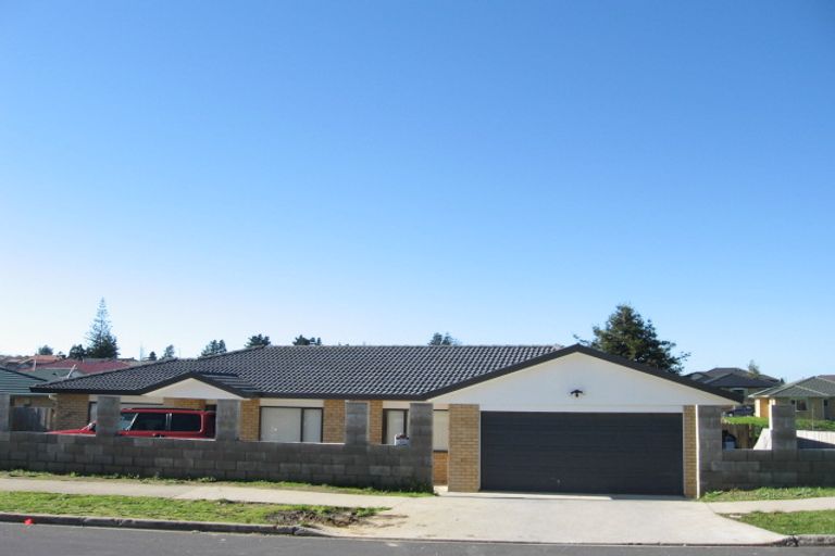 Photo of property in 66 Castlefinn Drive, Weymouth, Auckland, 2103