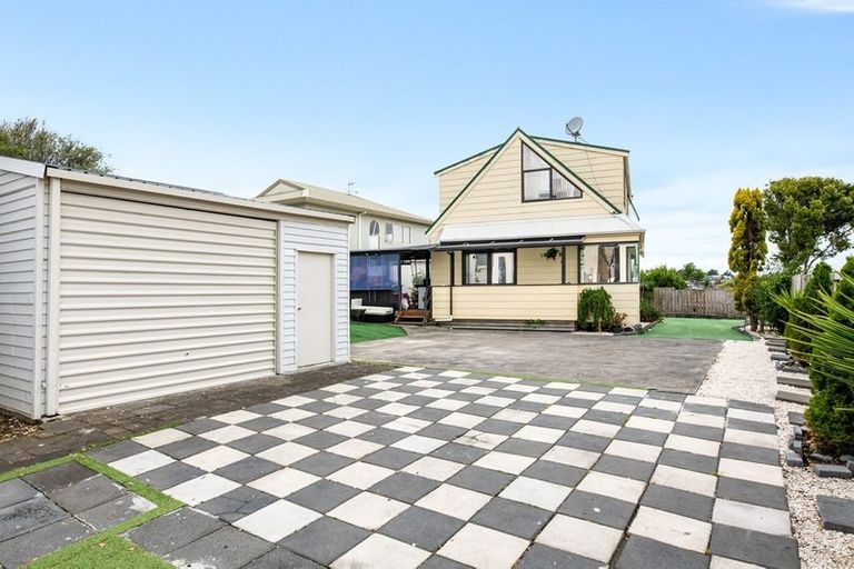 Photo of property in 12 Greville Road, Pinehill, Auckland, 0632