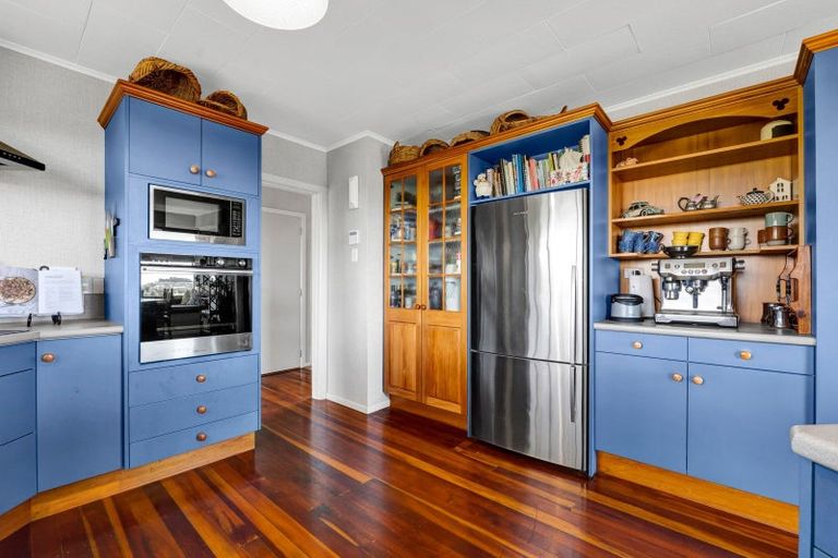 Photo of property in 24 Darwin Crescent, Spotswood, New Plymouth, 4310