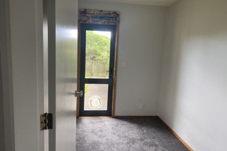 Photo of property in 22 Marina View, Paremata, Porirua, 5026