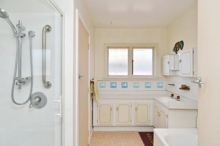 Photo of property in 71 Vancouver Crescent, Wainoni, Christchurch, 8061