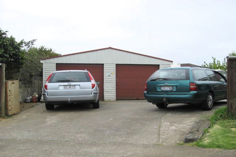 Photo of property in 6 Avro Place, Mangere, Auckland, 2022