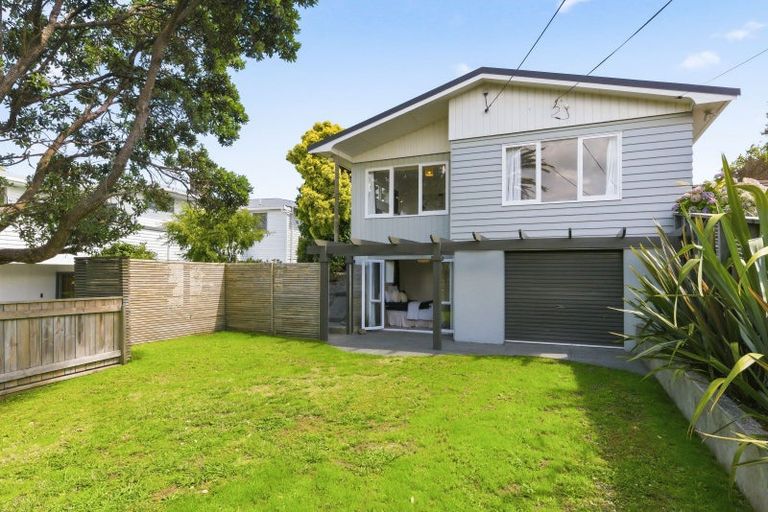 Photo of property in 7 Whyte Street, Paraparaumu Beach, Paraparaumu, 5032