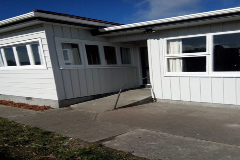 Photo of property in 15 Owles Terrace, New Brighton, Christchurch, 8061