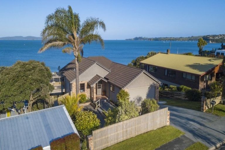 Photo of property in 28 Kahurangi Place, Snells Beach, 0920