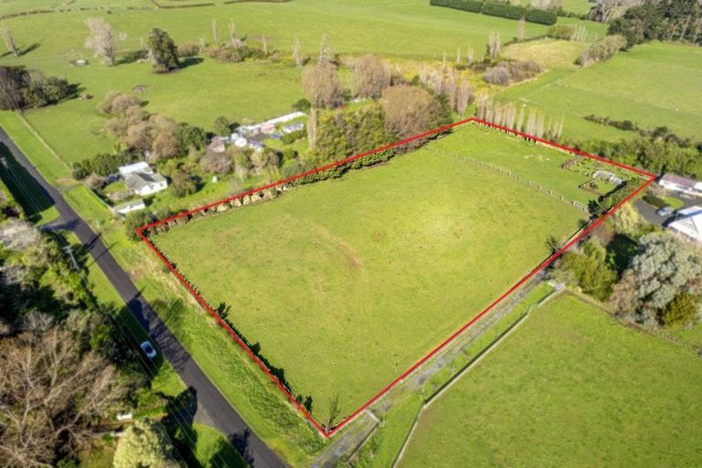 Photo of property in 156 Gear Road, Te Horo, Otaki, 5582