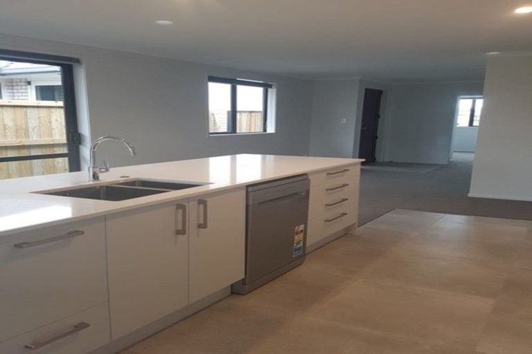 Photo of property in 33 Fontana Street, Papamoa, 3118