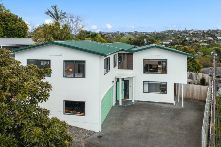 Photo of property in 1/92 Deep Creek Road, Torbay, Auckland, 0630