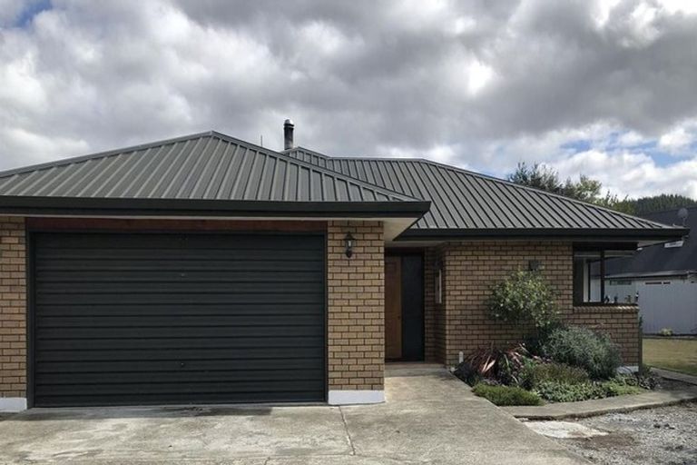 Photo of property in 17b Martin Avenue, Wakefield, 7025