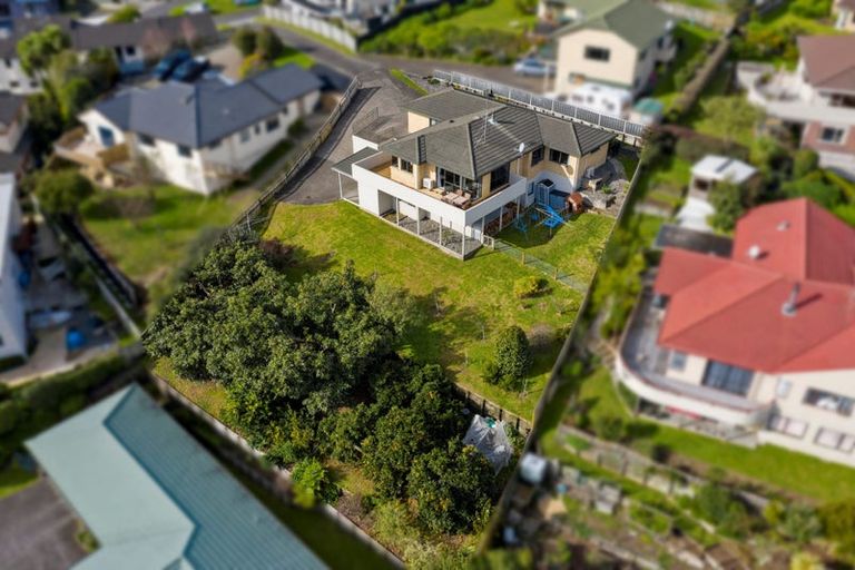 Photo of property in 17 Downing Place, Welcome Bay, Tauranga, 3112