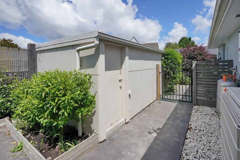 Photo of property in 17 Joyce Crescent, Ilam, Christchurch, 8041