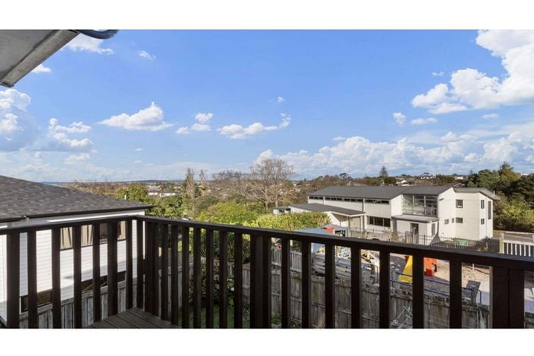 Photo of property in 8a Grassways Avenue, Pakuranga, Auckland, 2010