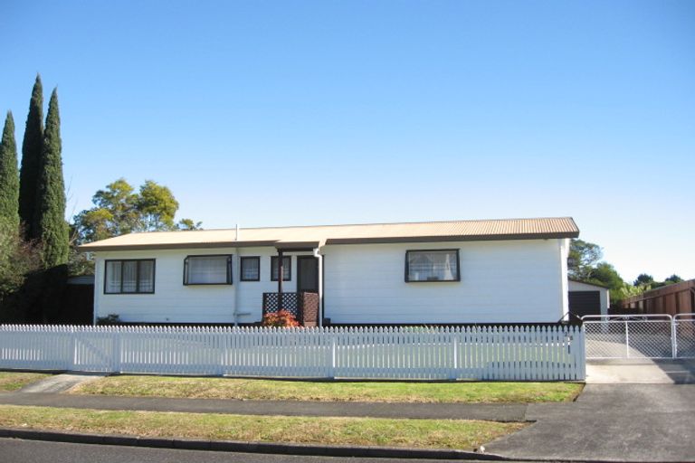 Photo of property in 26 Seaward Place, Wattle Downs, Auckland, 2103