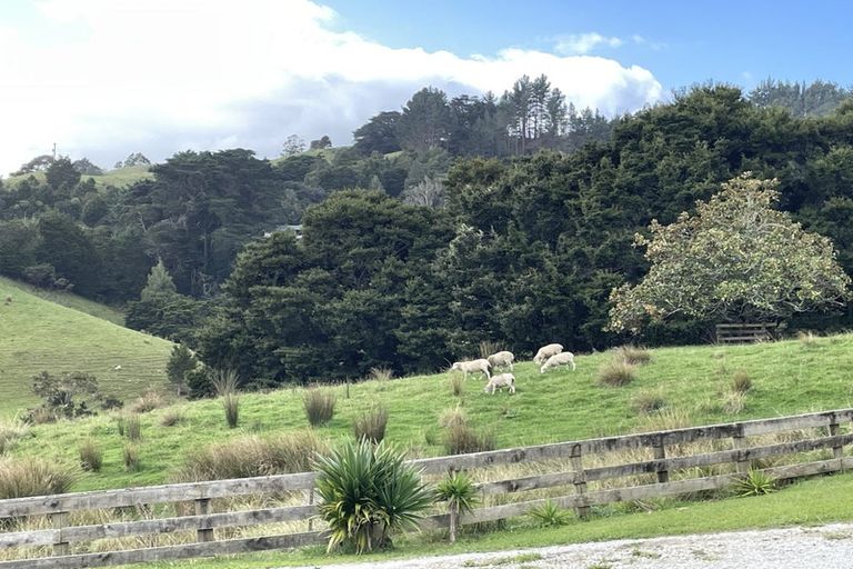 Photo of property in 10 Hungry Creek Road, Puhoi, Warkworth, 0983