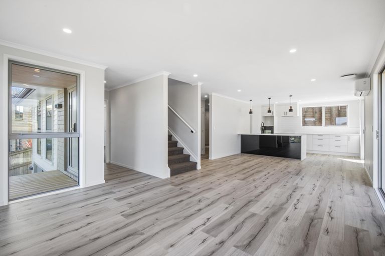 Photo of property in 2 Valley Heights Lane, Pukekohe, 2120