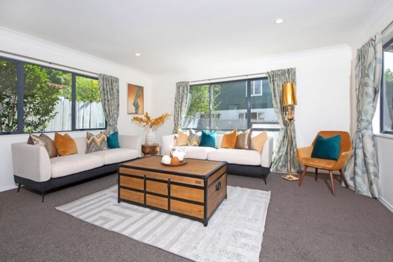 Photo of property in 3/6a Botany Road, Howick, Auckland, 2010