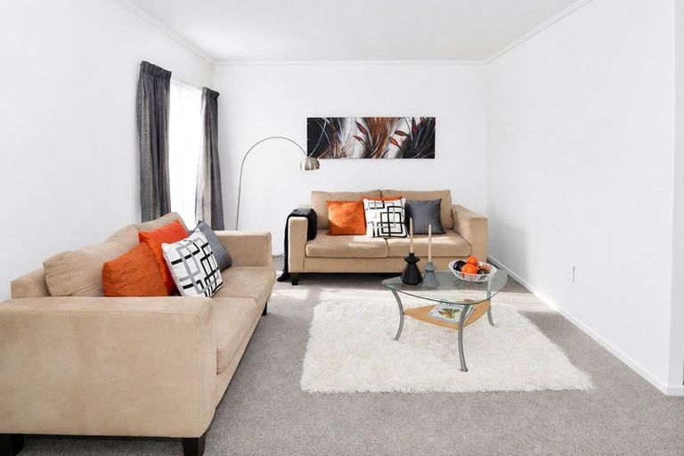 Photo of property in 2/46 Granville Drive, Massey, Auckland, 0614