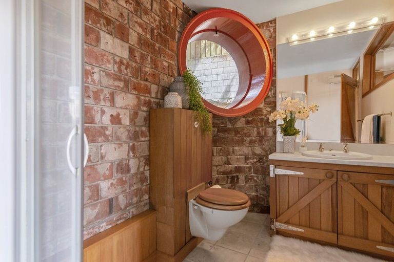 Photo of property in 2 Rhodesvale Terrace, Cashmere, Christchurch, 8022