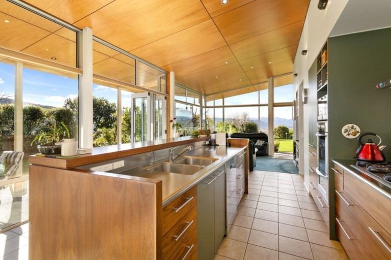 Photo of property in 33 Sylvan Way, Silverstream, Upper Hutt, 5019