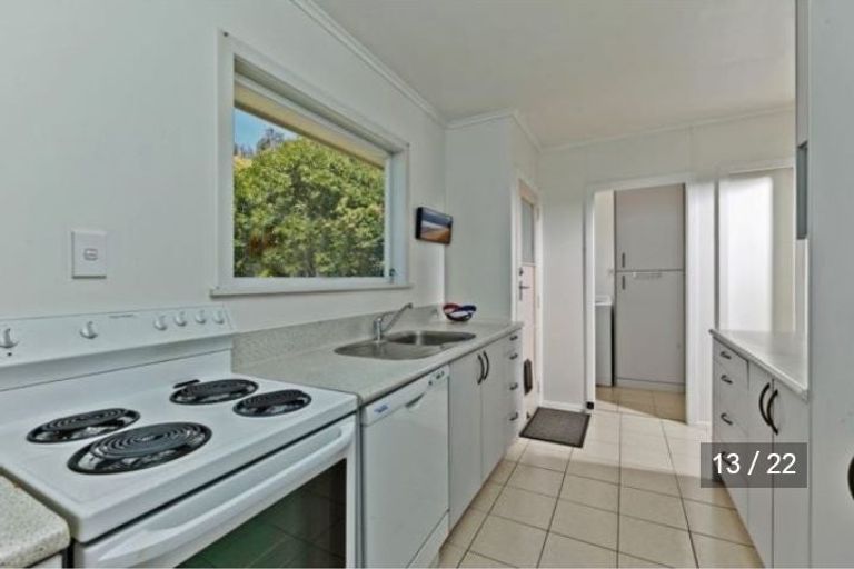 Photo of property in 23 Ellice Road, Totara Vale, Auckland, 0629