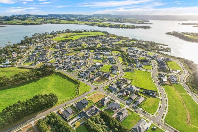 Photo of property in 9 Wheriko Avenue, Glenbrook, 2681