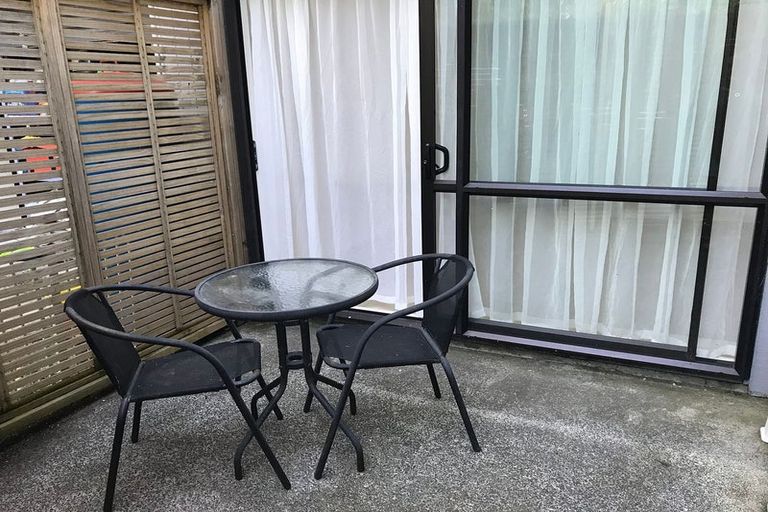 Photo of property in 49 Rua Road, Glen Eden, Auckland, 0602