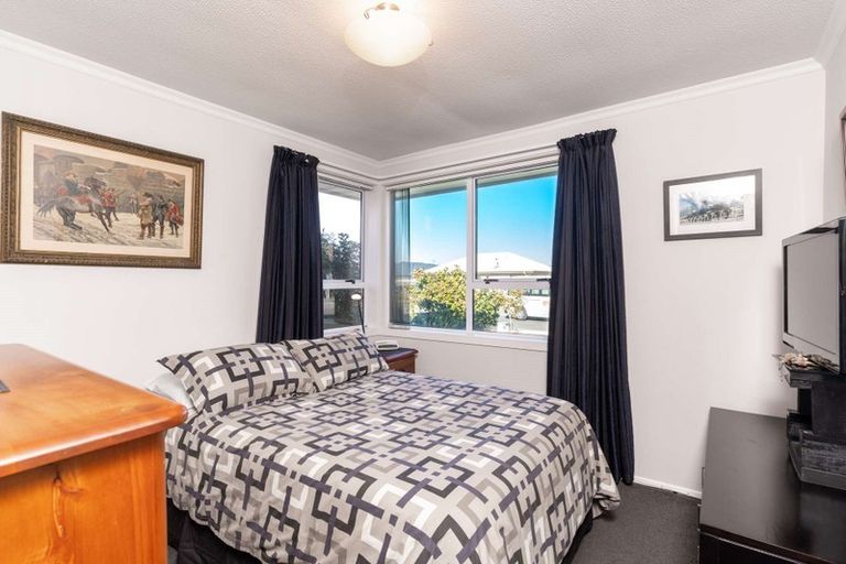 Photo of property in 26 Royal Park Drive, Parklands, Christchurch, 8083