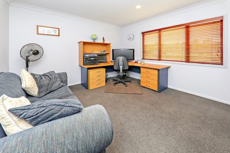 Photo of property in 12 Beirut Court, The Gardens, Auckland, 2105