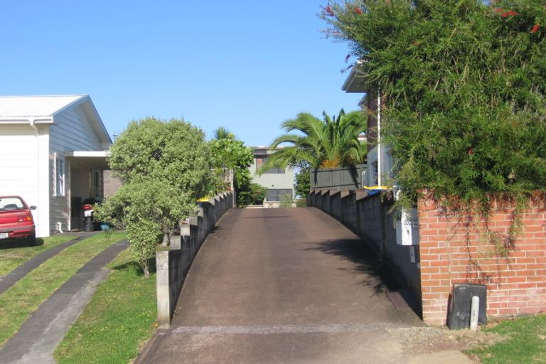Photo of property in 3/3 Lydia Avenue, Northcote, Auckland, 0627
