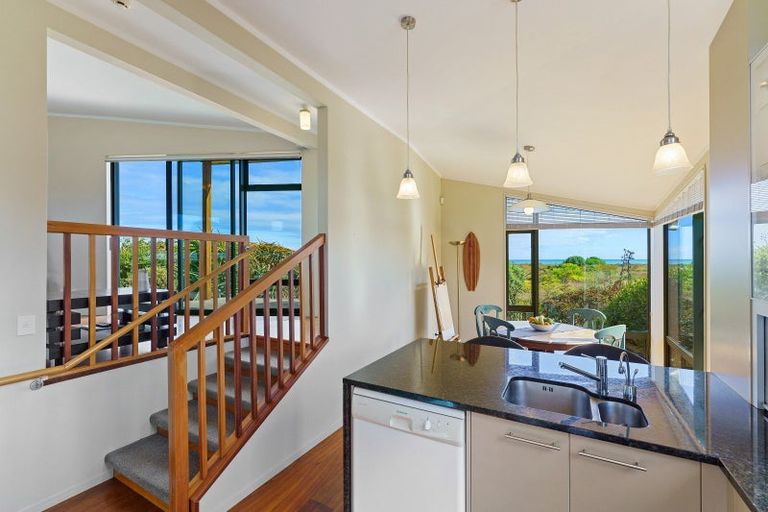 Photo of property in 31 Kapiti Lane, Otaki Beach, Otaki, 5512