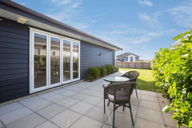 Photo of property in 14 Ken Douglas Drive, Aotea, Porirua, 5024