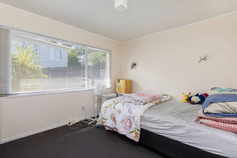 Photo of property in 1/95b Captain Scott Road, Glen Eden, Auckland, 0602