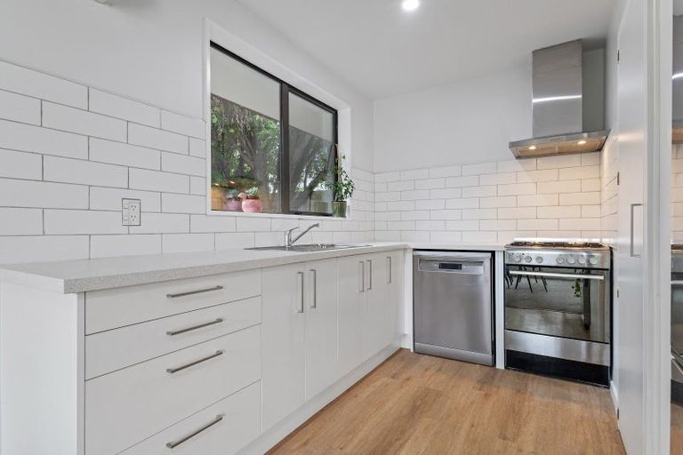 Photo of property in 1/3 Thornhill Place, Sockburn, Christchurch, 8042