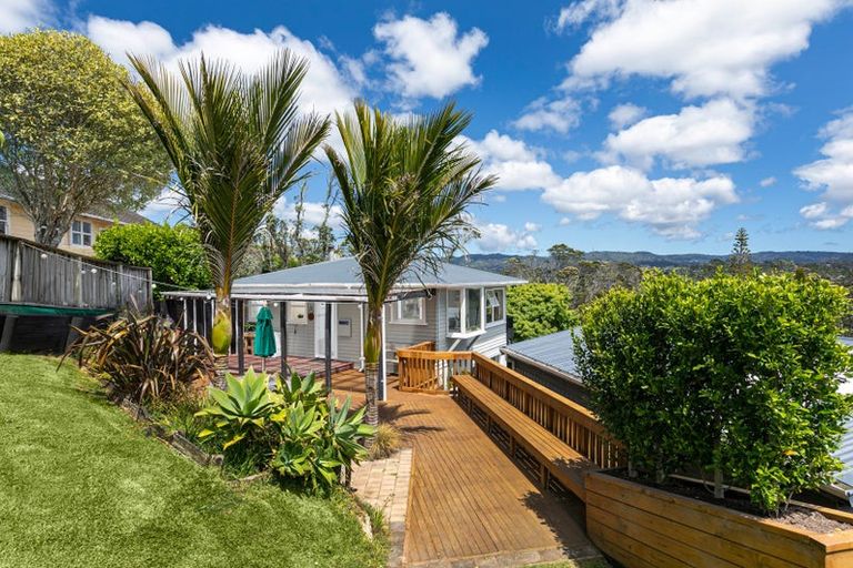 Photo of property in 81 Rangeview Road, Sunnyvale, Auckland, 0612