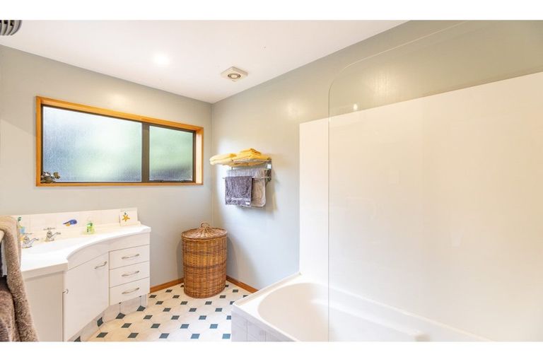 Photo of property in 5 Lachie Griffen Rise, Governors Bay, Lyttelton, 8971