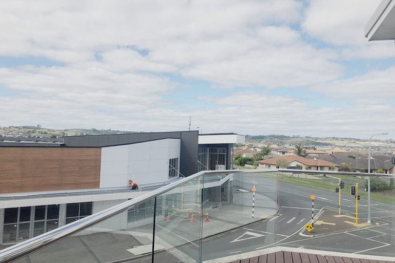 Photo of property in 7/136g Stancombe Road, Flat Bush, Auckland, 2016