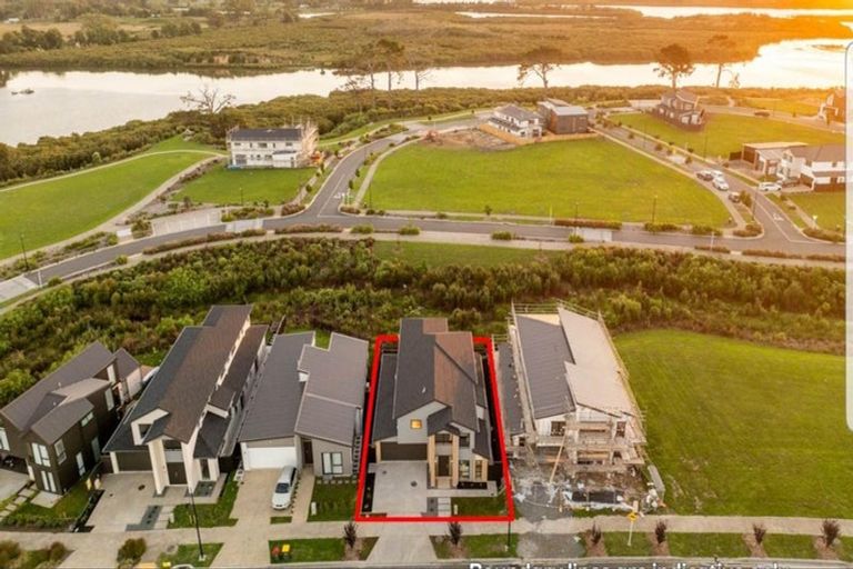 Photo of property in 9 Seagreen Avenue, Rosehill, Papakura, 2113