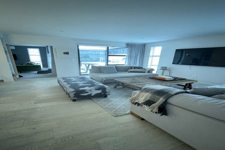 Photo of property in 2 Symes Drive, Red Beach, 0932