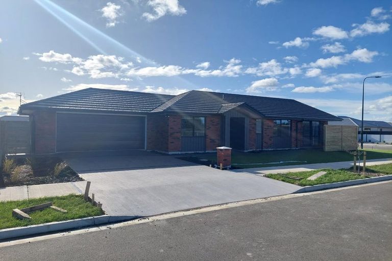 Photo of property in 15 Woodford Avenue, Woodend, 7610