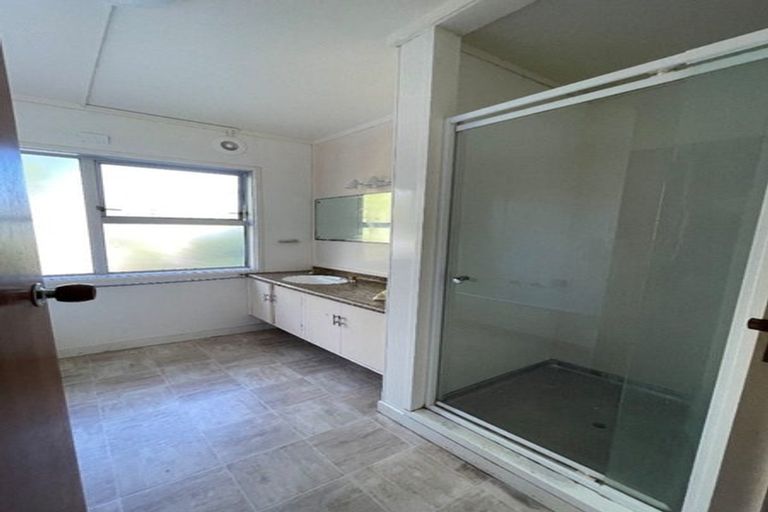 Photo of property in 60b Te Atatu Road, Te Atatu South, Auckland, 0610