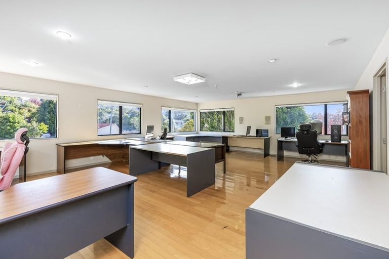 Photo of property in 19 Woodside Avenue, Northcote, Auckland, 0627