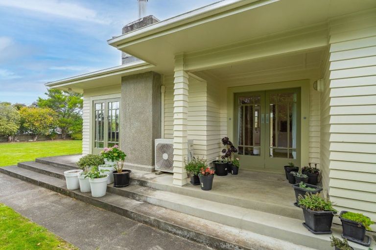 Photo of property in 13 Cambridge Road, Martinborough, 5711