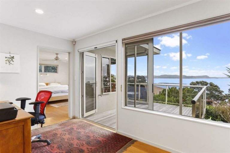 Photo of property in 30 Marellen Drive, Red Beach, 0932